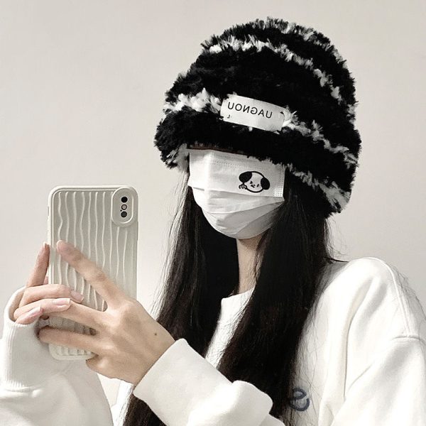 Mũ len lông phối màu sọc ngang
